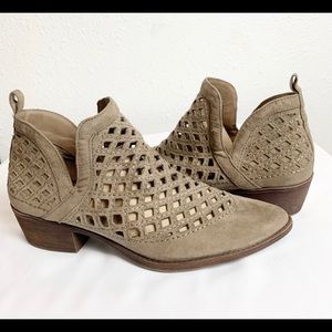 Mossimo Supply Co Beige Lattice Booties